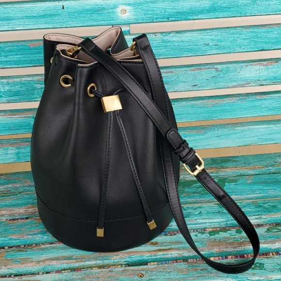 Zara Handbags - NWOT Black Zara Bucket Bag/Purse